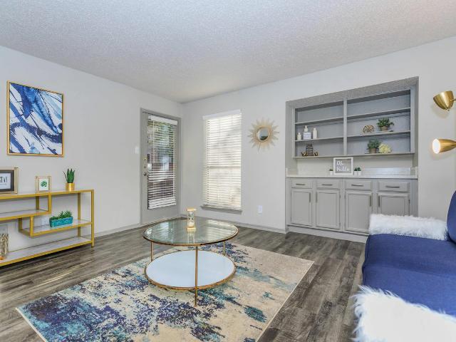 The Woodford 1 Bedroom Apartment for Rent at 6001 Oakland Hills Dr, Fort Worth, TX 76112 Woodhaven