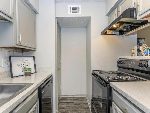 The Woodford 2 Bedroom Apartment for Rent at 6001 Oakland Hills Dr, Fort Worth, TX 76112 Woodhaven