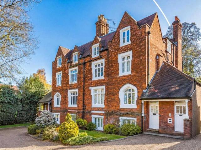 The Woodlands, London Road, Harrow on. 2 bed apartment to rent £1,850 pcm £427 pw