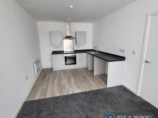 The Woodlands, Stoke On Trent, ST4 1 bed flat to rent £585 pcm £135 pw