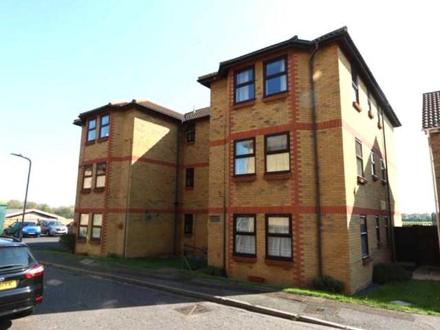 The Woodlands, Shoeburyness SS3 1 bed apartment to rent £1,050 pcm £242 pw
