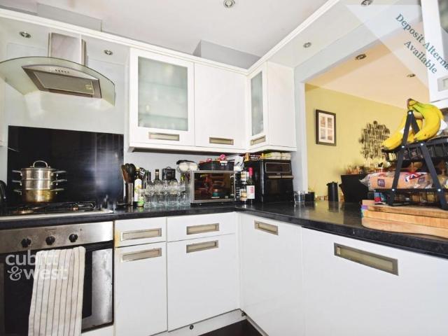 The Woodlands, Smallfield Horley, RH6. 2 bed terraced house to rent £1,550 pcm £358 pw