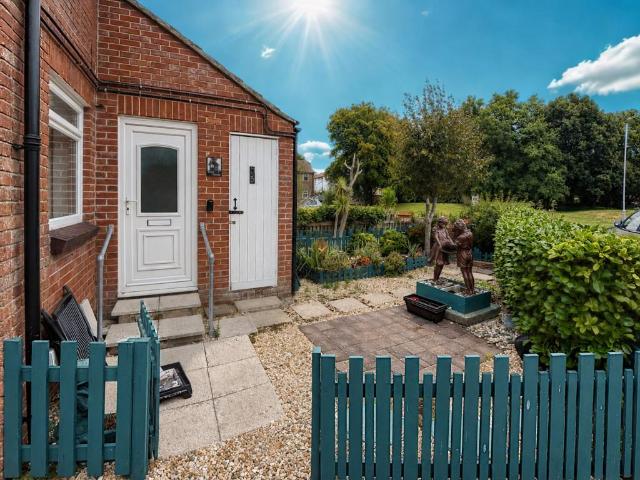 The Woodpeckers, Broadwey 1 bed flat to rent £900 pcm £208 pw