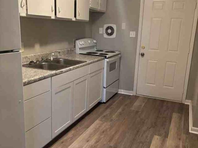 The Woods on Napier 2 Bedroom Apartment for Rent at 4017 Napier Ave, Macon, GA 31204