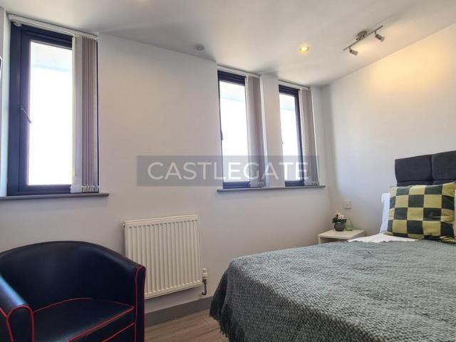 The Works, Half Moon Street. 1 bed in a flat share to rent £450 pcm £104 pw