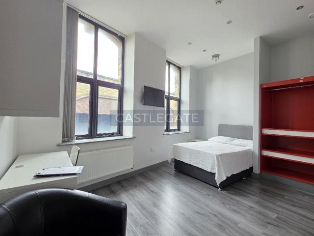 The Works, Half Moon Street. Studio to rent £650 pcm £150 pw