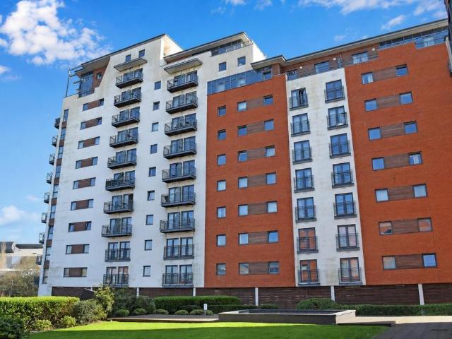 The Water Quarter, Galleon Way. 2 bed apartment to rent £1,295 pcm £299 pw