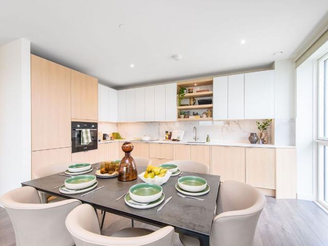 The Watermint, Hendon, London NW9, 3 bed flat to rent, £3,285 pcm | PrimeLocation