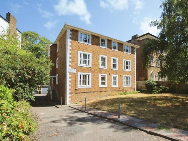 The Waldrons, Croydon CR0 1 bed apartment to rent £1,250 pcm £288 pw