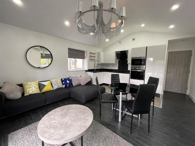 The Walk, Cardiff CF24, 3 bed flat to rent, £1,900 pcm | PrimeLocation