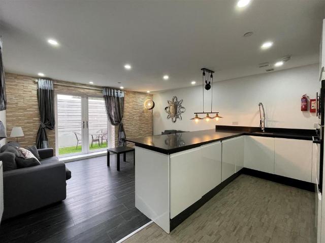 The Walk, Cardiff 2 bed apartment to rent £1,465 pcm £338 pw