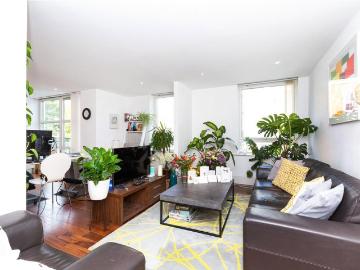 The Wallpaper Apartments, 142 Offord. 2 bed apartment to rent £3,650 pcm £842 pw