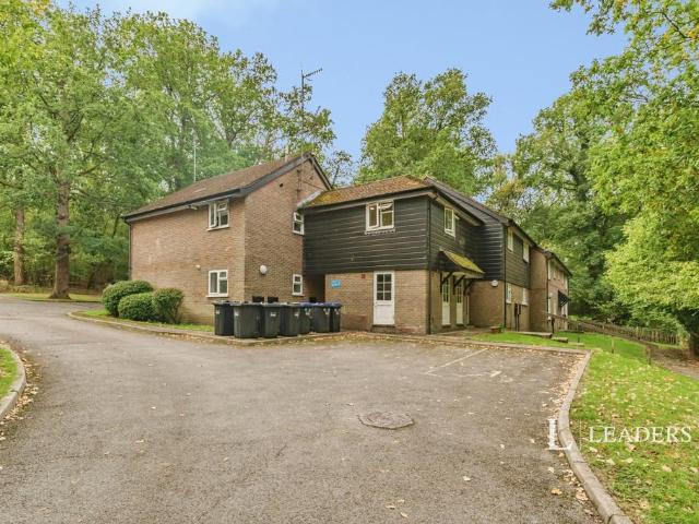 The Weald, East Grinstead, RH19 1 bed flat to rent £1,000 pcm £231 pw