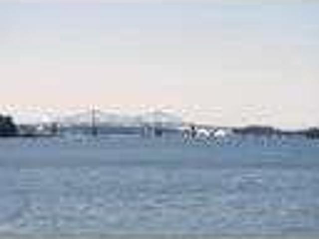The Western Whitehouse an affordable yet big bayfront home w/hot tub