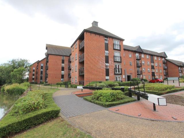 The Wharf, Linslade. LU7, 2 bed flat to rent, £1,250 pcm | PrimeLocation