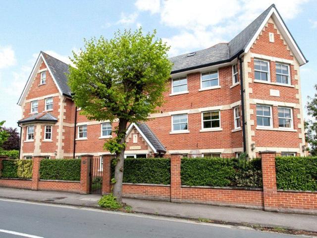 The Wheatsheaf, 2 Hamilton Avenue, Henley On Thames, Oxfordshire RG9, 2 bed flat to rent, £1,850 pcm | PrimeLocation