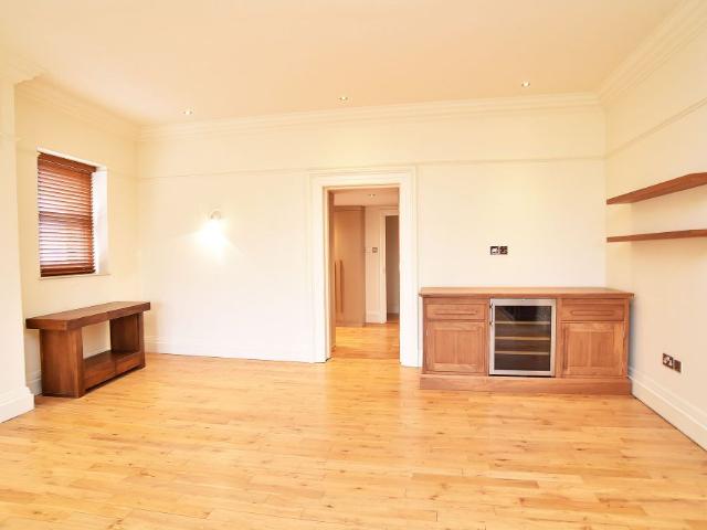 The White House, 10 Park Parade, HG1