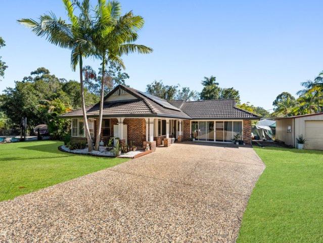The Whole Package! Pool, Sheds, Space & Privacy