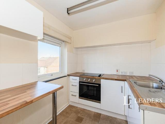 The Willows, 255 Twyford Avenue, PO2 Studio to rent £775 pcm £179 pw
