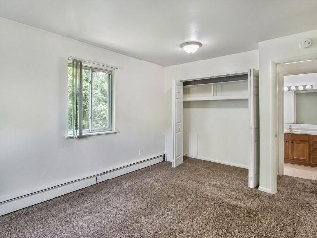 The Willows Sprague and Michigan LLC 2 Bedroom Apartment for Rent at 3301 W Michigan Ave, Kalamazoo, MI 49006 Knollwood
