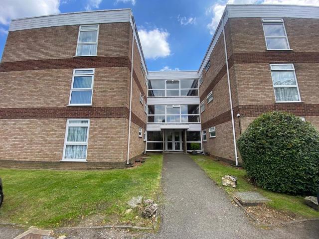 The Willows, Sutton Coldfield, B74 2 bed apartment to rent £1,100 pcm £254 pw