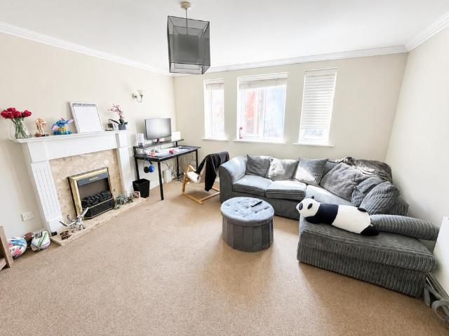 The Windings, Chesterfield Street. 2 bed flat to rent £795 pcm £183 pw