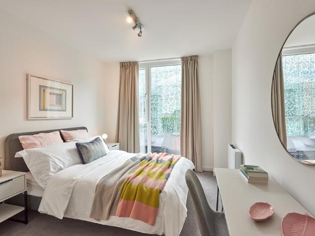 The Wullcomb, 93 Highcross Street. 2 bed flat to rent £1,650 pcm £381 pw