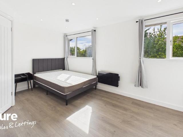 The Wye, Hemel Hempstead. 1 bed townhouse to rent £950 pcm £219 pw
