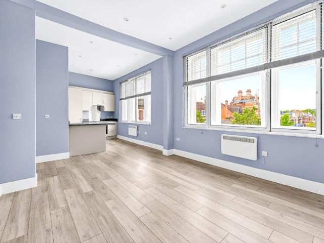The Town, Enfield EN2, 2 bed flat to rent, £2,000 pcm | PrimeLocation