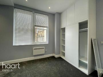 The Town, ENFIELD 2 bed apartment to rent £2,000 pcm £462 pw