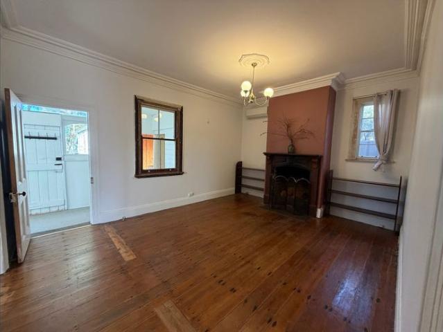 The Teacher's Cottage Character & Charm Close to the CBD