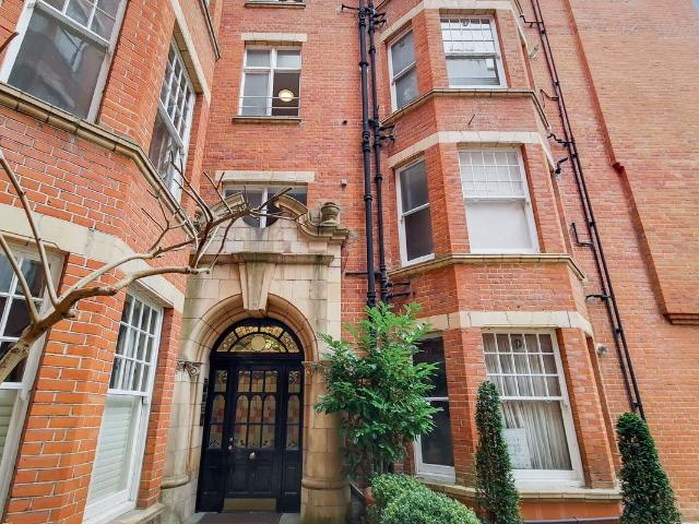 The Terrace, Barnes, London SW13, 1 bed flat to rent, £3,000 pcm | PrimeLocation