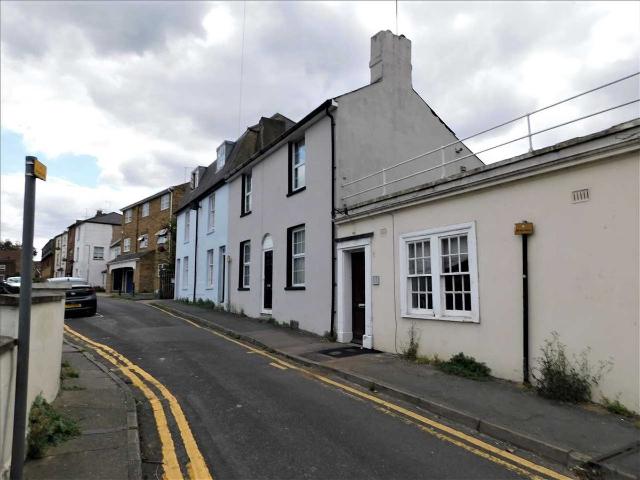 The Terrace, Gravesend DA12, 1 bed flat to rent, £900 pcm | PrimeLocation