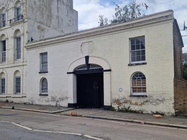 The Terrace, Gravesend DA12 2 bed apartment to rent £1,150 pcm £265 pw