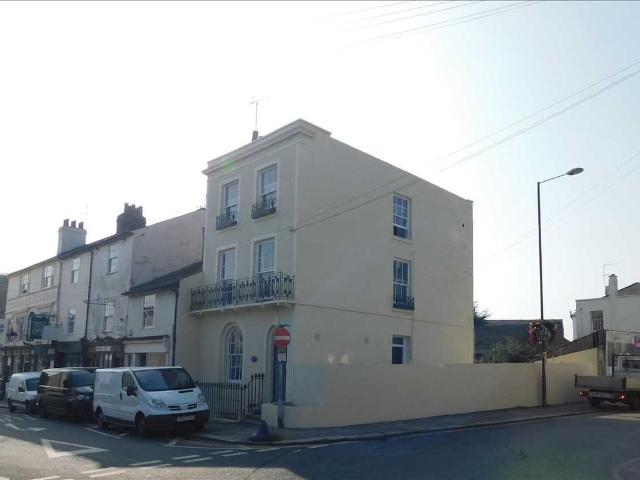 The Terrace, Gravesend DA12, Studio to rent, £700 pcm | PrimeLocation