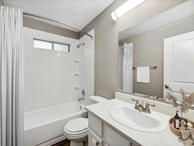 The Terraces at Tanasbourne 2 Bedroom Apartment for Rent at 10300 Ne Evergreen Pkwy, Hillsboro, OR 97124 Sommerset West Elmonica South