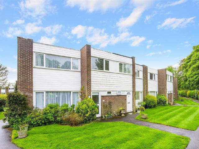 The Tracery, Banstead 3 bed end of terrace house to rent £2,300 pcm £531 pw