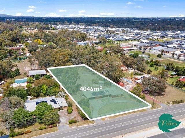 The Ultimate 1 Acre Tradie & Family Haven!