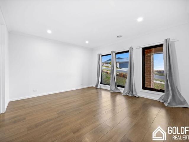 The Ultimate 4 Bedrooms Family Home for Lease in Smythes Creek VIC 3351