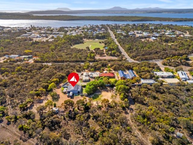 The Ultimate Coffin Bay Base Build, Store & Escape