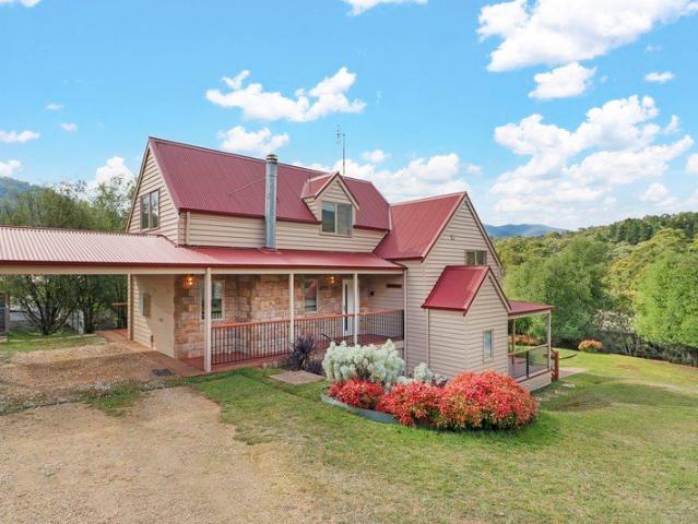 The Ultimate Alpine Retreat Luxury, Space, and Mt Buller Views