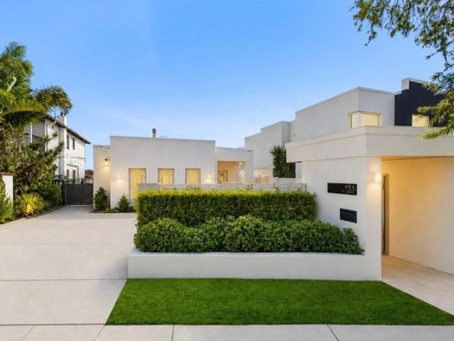 The Ultimate Bayside Residence on a Luxury Scale with 180° Water Views