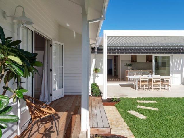 The Ultimate Beach House. Lola by the Bay