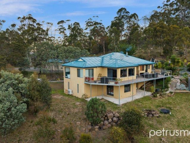 The Ultimate Blend of Country Living and City Convenience