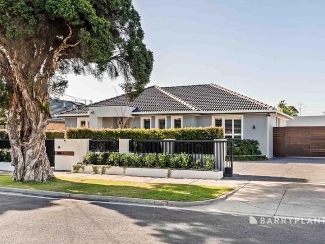 The Ultimate Entertainer's Family Retreat