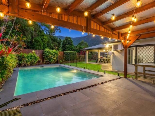 THE ULTIMATE ENTERTAINER'S PARADISE POOL, POWERED SHED, SIDE ACCESS & SOLAR!