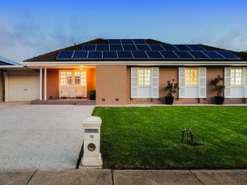 The Ultimate Family Oasis with Coastal Fringe Convenience