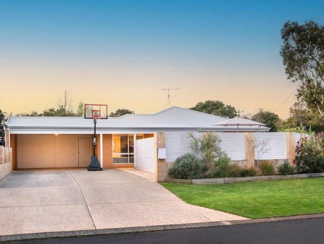 The Ultimate Family Beach House Close To Town And Beach