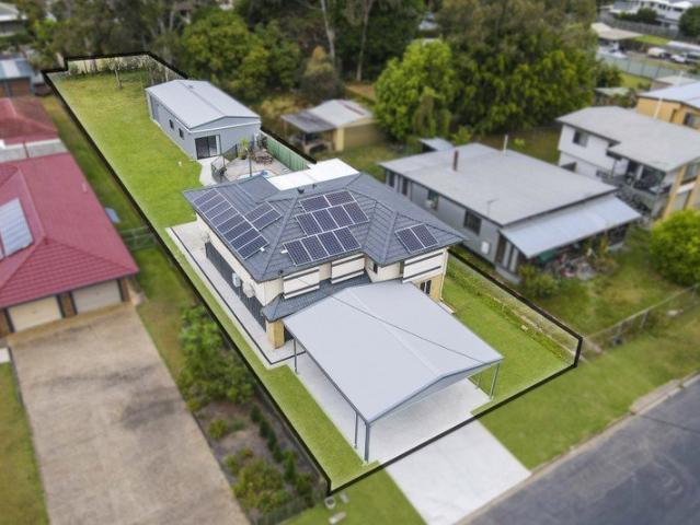 THE ULTIMATE FAMILY ENTERTAINER MASSIVE SHED, POOL & 1,143M² OF LIFESTYLE LIVING!