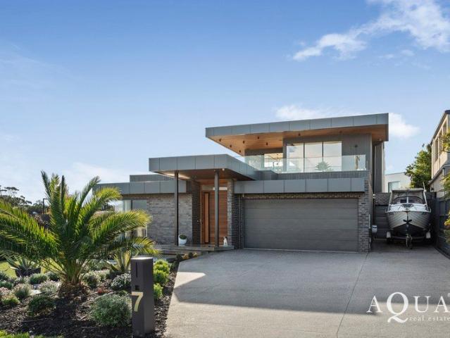 ~ The Ultimate Family Entertainer By The Bay ~